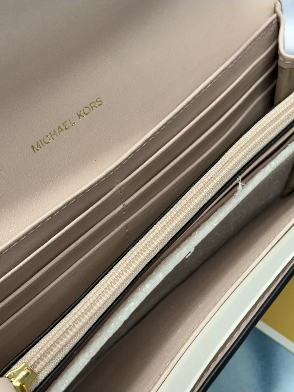 (new+tag) Michael Kors Large Leather Pink Wallet Clutch Gold MK Turnlock Logo